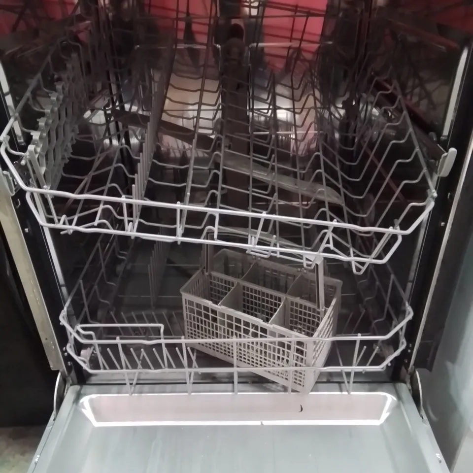 COMFEE FULLY INTEGRATED DISHWASHER, MODEL: KWH-BD1215P-W