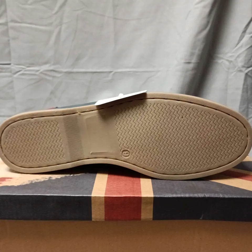 CHATHAM SPORT BOAT SHOES – NAVY/BLUE WITH BROWN LEATHER TRIM - MEN'S UK SIZE 9