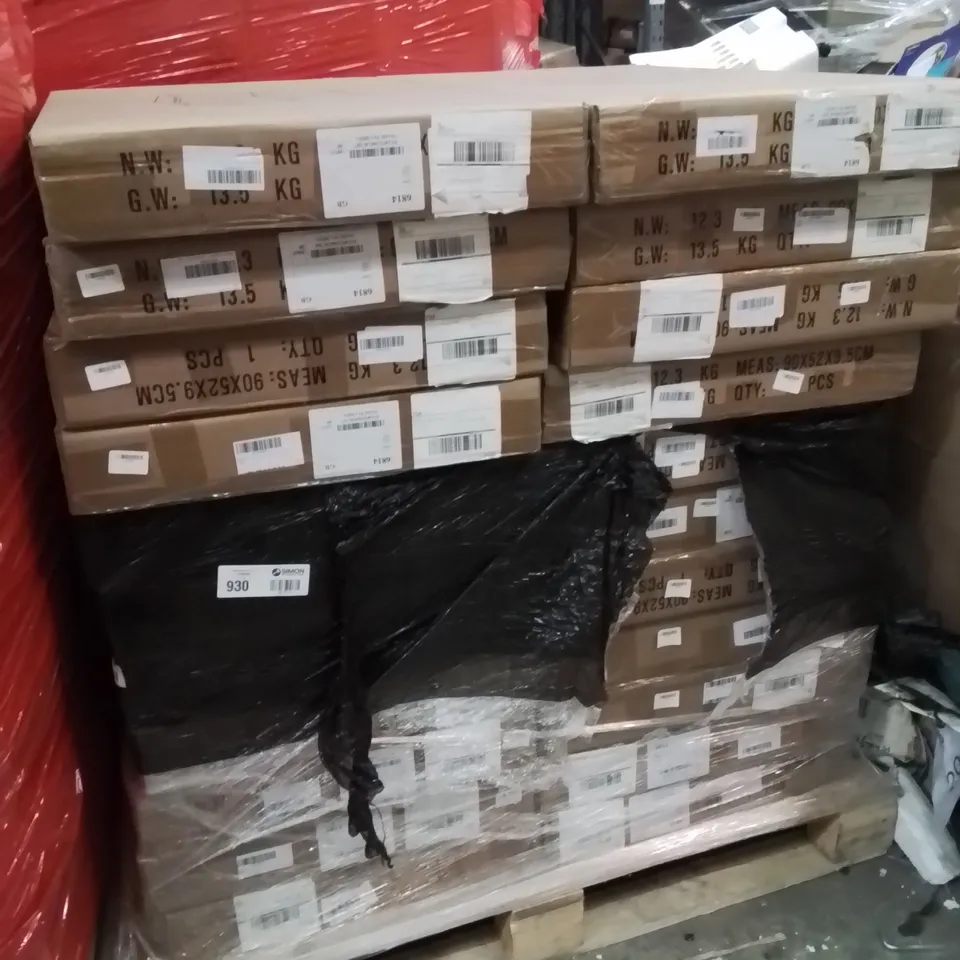 PALLET CONTAINING APPROXIMATELY 22 L SHAPED DESKS