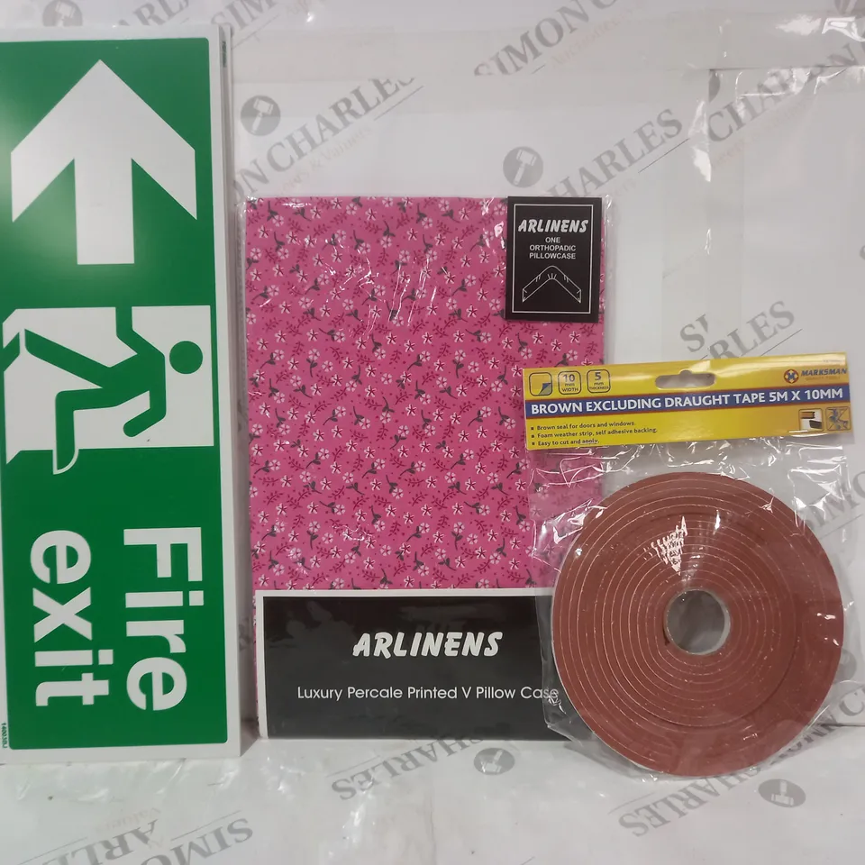 BOX OF APPROXIMATELY 20 ASSORTED HOUSEHOLD ITEMS TO INCLUDE DRAUGHT TAPE, PRINTED V PILLOW CASE, FIRE EXIT SIGNS, ETC
