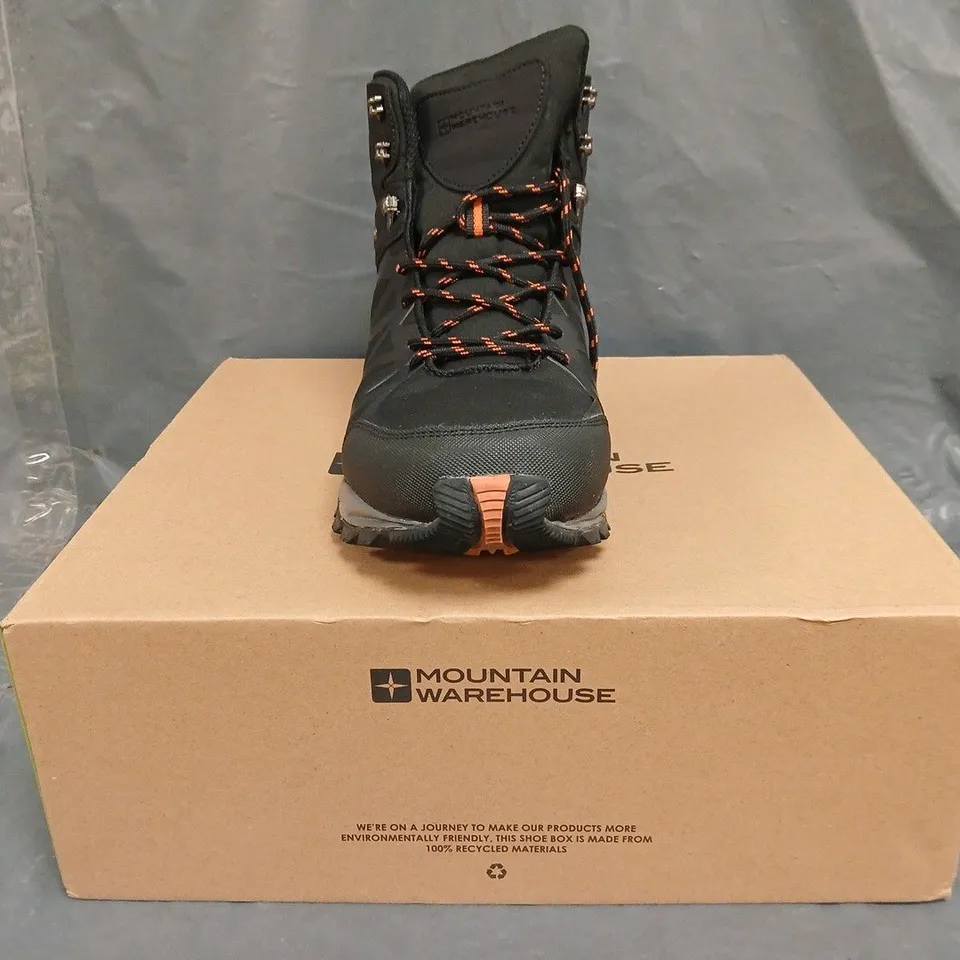 BOXED PAIR OF MOUNTAIN WAREHOUSE TREKKER II SOFTSHELL WATERPROOF HIKING BOOTS IN BLACK/ORANGE SIZE UK 10