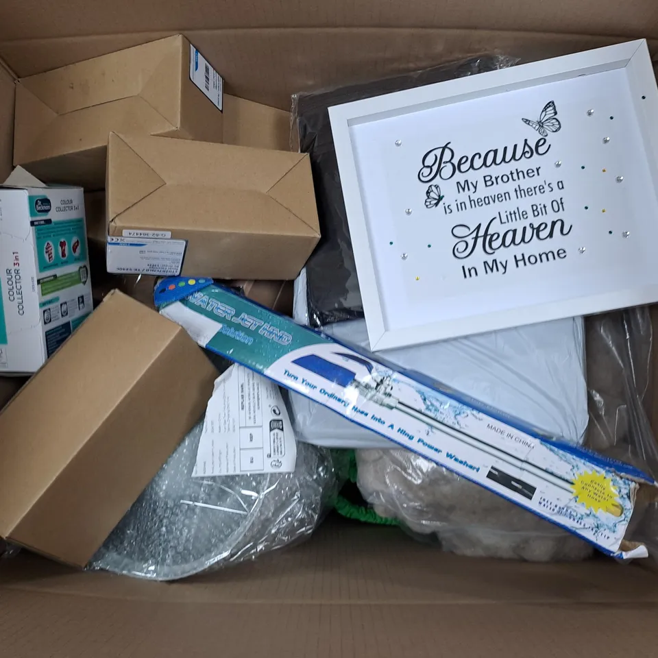 APPROXIMATELY 15 ASSORTED HOUSEHOLD ITEMS TO INCLUDE PICTURE FRAMES, DR BECKMANN COLOUR CORRECTOR, WATER JET HAND, ETC - COLLECTION ONLY