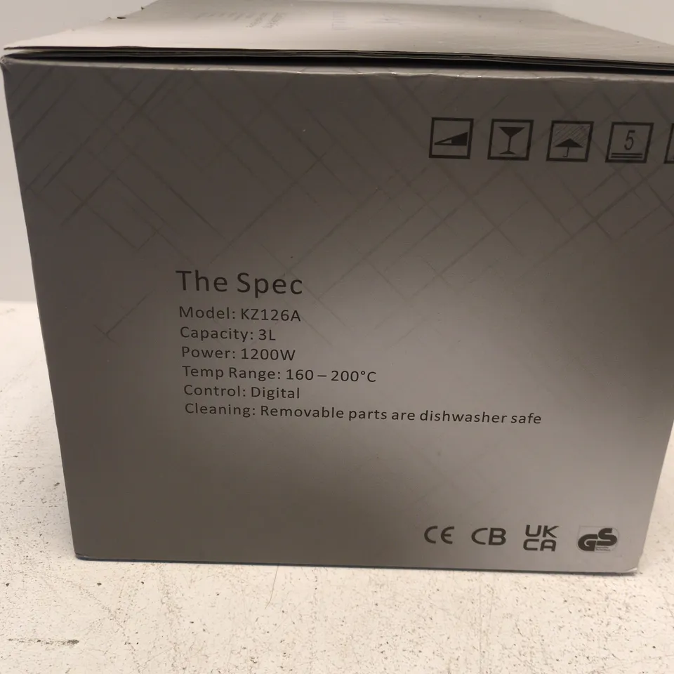 KELEN & WILLIAN THE SPEC AIR FRYER – MODEL KZ126A, 3L, SAGE GREEN