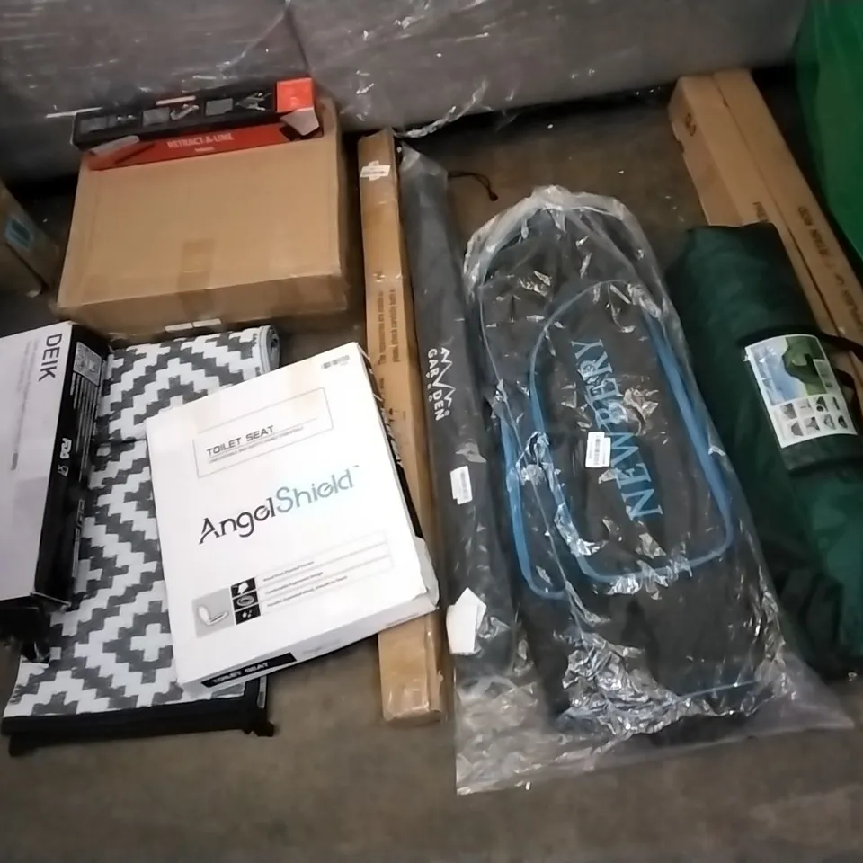 PALLET OF ASSORTED ITEMS TO INCLUDE: BATHROOM RUG, TOILET SEAT,AUTOMATIC FAST OPEN SEAT, DEIK PAN ETC