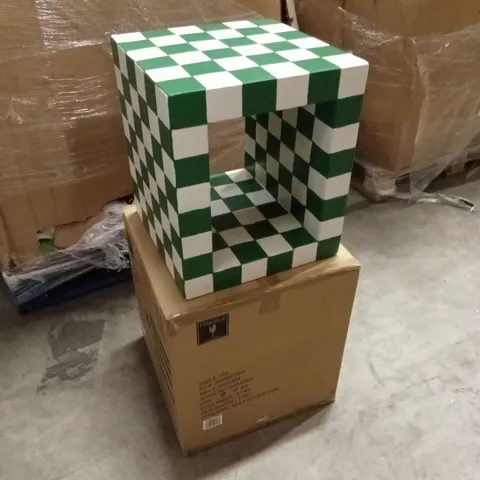 BOXED GARDEN GREEN TILE SIDE TABLE