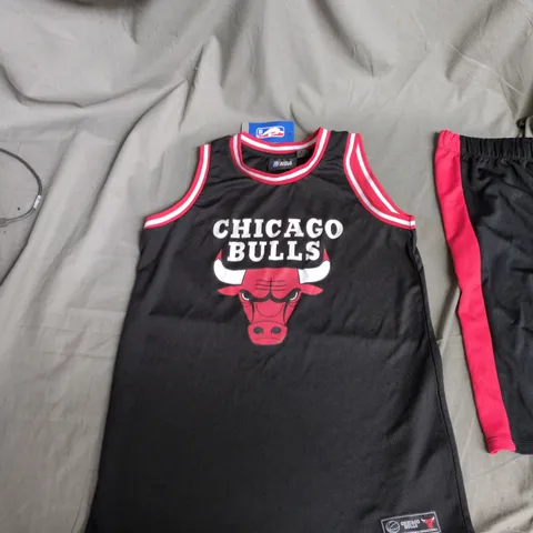 CHICAGO BULLS YOUTH BASKETBALL JERSEY & SHORTS SET – 14-15 YRS (170 CM) 