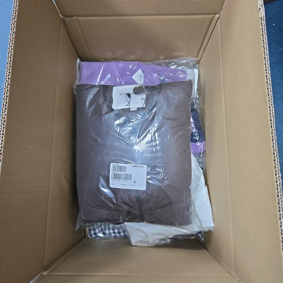 7 ASSORTED ITEMS OF WOMENS CLOTHING INCLUDING BRANDS DANNI MINOGUE/WYNNE COLLECTION/BEN DE LISI