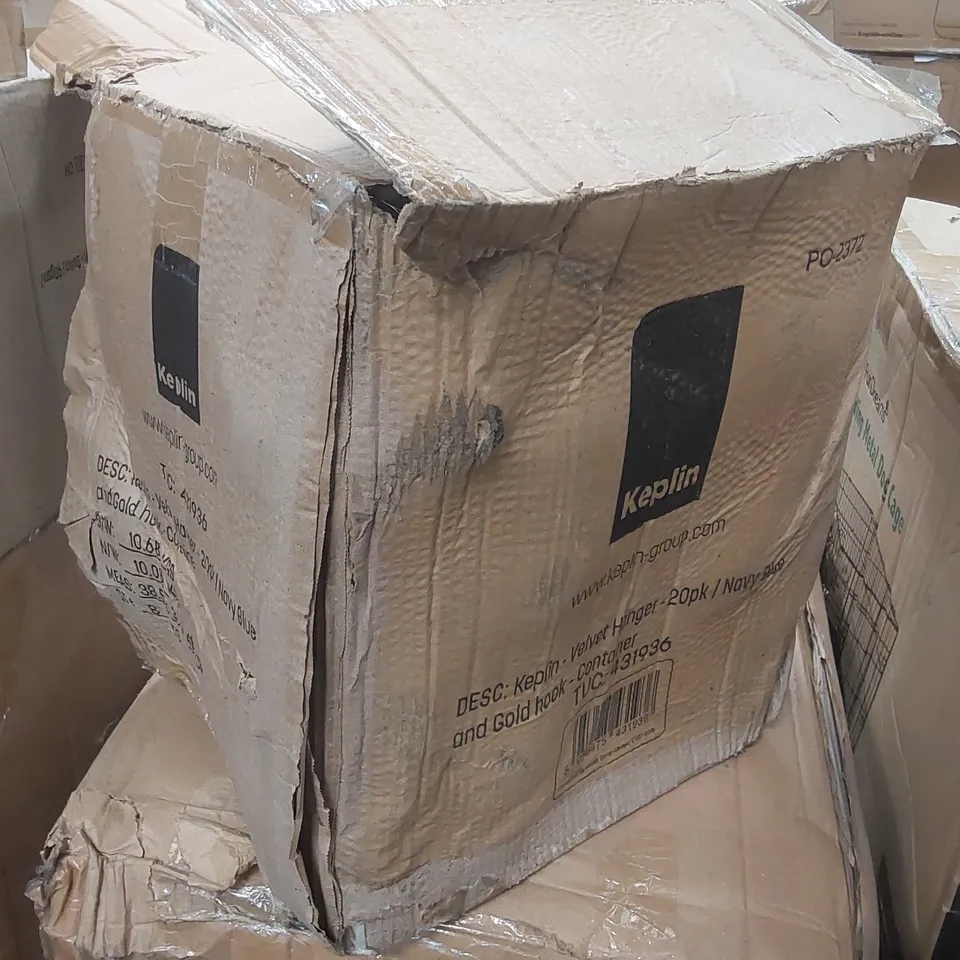 BOX CONTAINING APPROXIMATELY 8x 20PCS KEPLIN VELVET CLOTHES HANGER PACKS