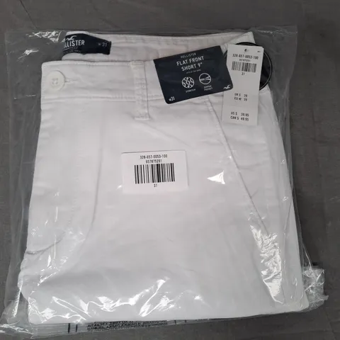 HOLLISTER FLAT FRONT SHORTS IN WHITE SIZE 31