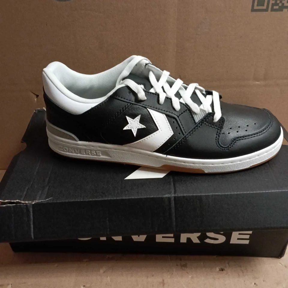 BOXED PAIR OF CONVERSE TRAINERS – BLACK/WHITE LOW-TOP - UK 10 
