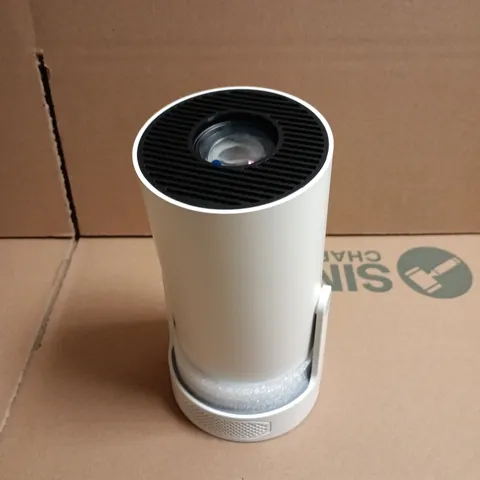 ULTRA HD PROJECTOR IN WHITE 