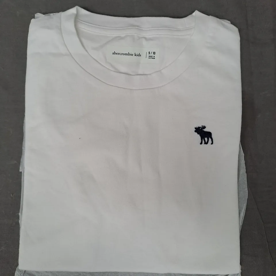 ABERCROMBIE KIDS T-SHIRT IN WHITE SIZE 9/10 YEARS