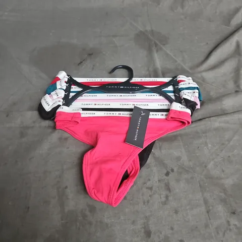 TOMMY HILFIGER 5PACK THONGS IN MULTI SIZE S