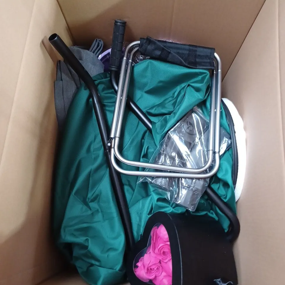 BOX TO CONTAIN APPROX. 15 X ASSORTED HOUSEHOLD GOODS, INCLUDES CAMERA STAND, MICROPHONE STAND, PILLOW CASES ETC