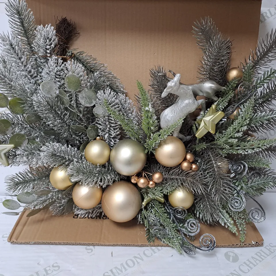 BOXED MOON SHAPED WREATH  RRP £29.99