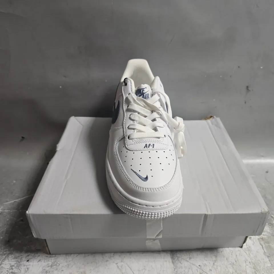 BOXED PAIR OF NIKE AIR FORCE 1 GS IN TRAINERS IN WHITE - UK 4.5