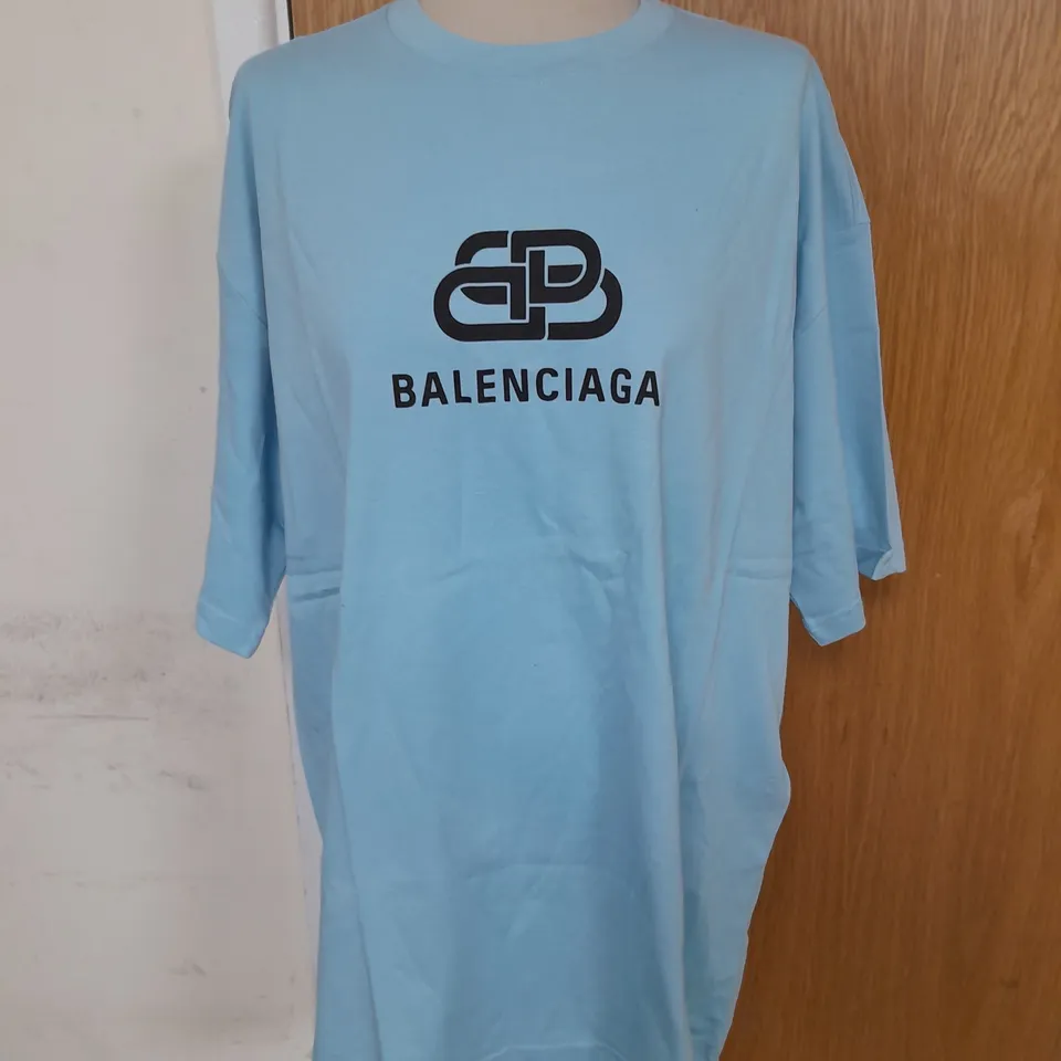 BALENCIAGA TSHIRT IN PALE BLUE SIZE L