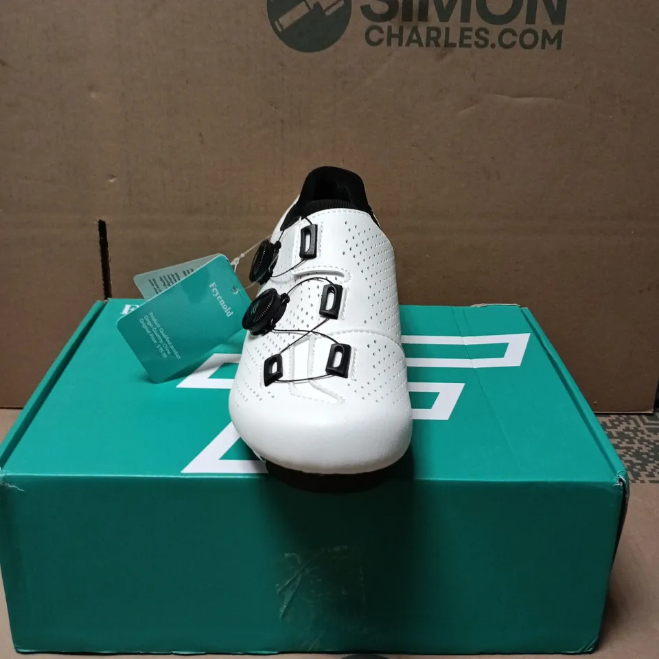 FEYENOLD CYCLING SHOES – WHITE, UK 8 (EU 43) – MEN'S ROAD SHOES WITH DIAL CLOSURE