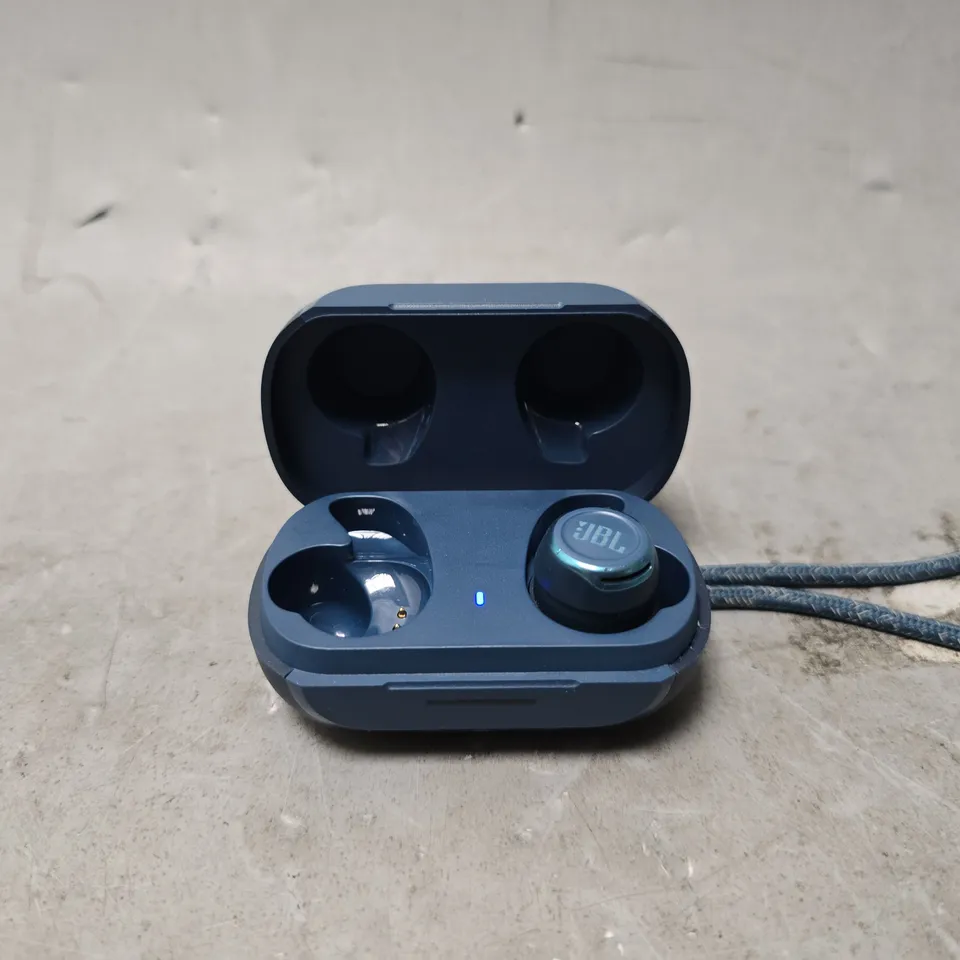 JBL WIRELESS BLUETOOTH EARBUDS 