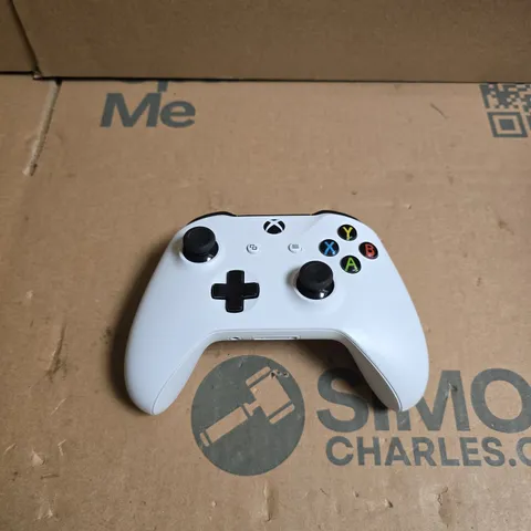 XBOX WIRELESS CONTROLLER (WHITE) – FOR XBOX SERIES X|S