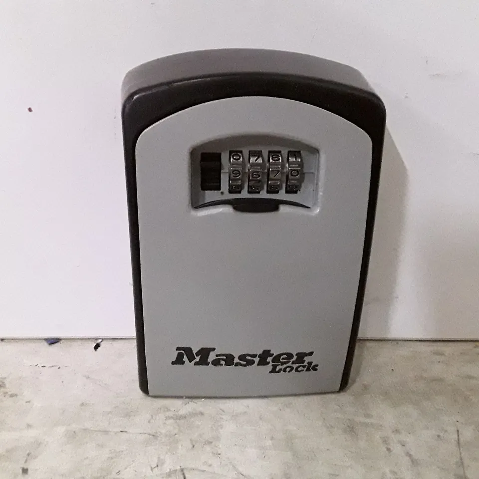 BOXED MASTER LOCK NSN WALL MOUNT KEY SAFE
