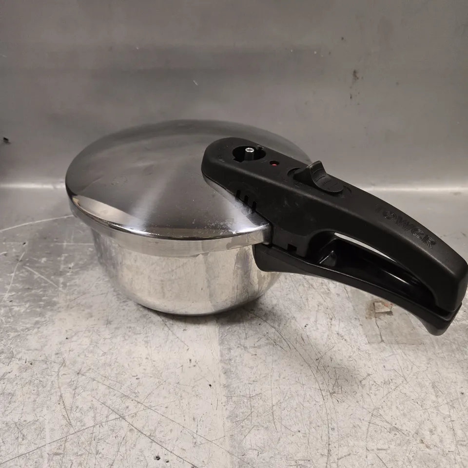 BOXED TOWER STAINLESS STEEL PRESSURE COOKER 