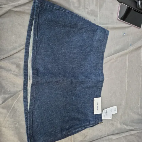 ABERCROMBIE & FITCH LOW RISE SKIRT β DARK DENIM, SIZE 29