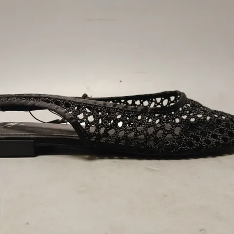 PAIR OF ZARA BRAIDED SLINGBACK FLAT SHOES IN BLACK EU SIZE 39