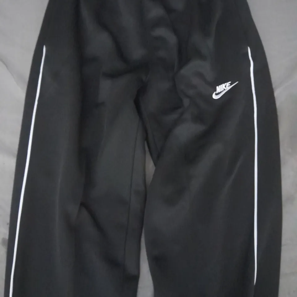 NIKE TRAINING JOGGERS IN BLACK SIZE MEDIUM