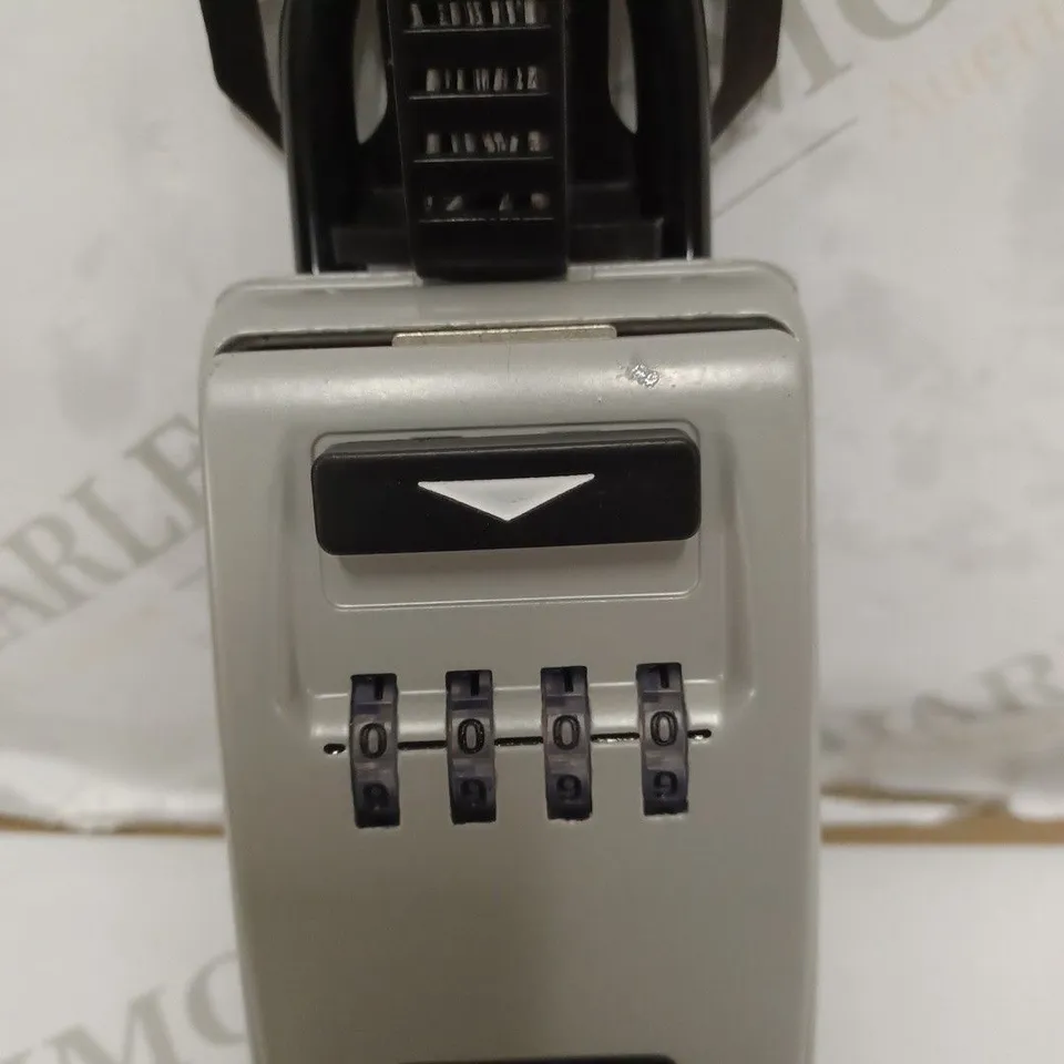 MASTER LOCK LIGHT UP DIALS KEY SAFE