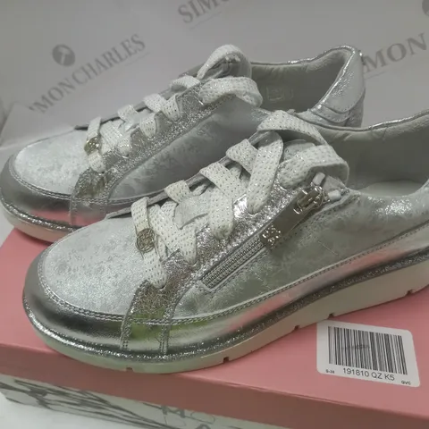 BOXED GENE SILVER LEATHER WEDGE TRAINER - SIZE 38