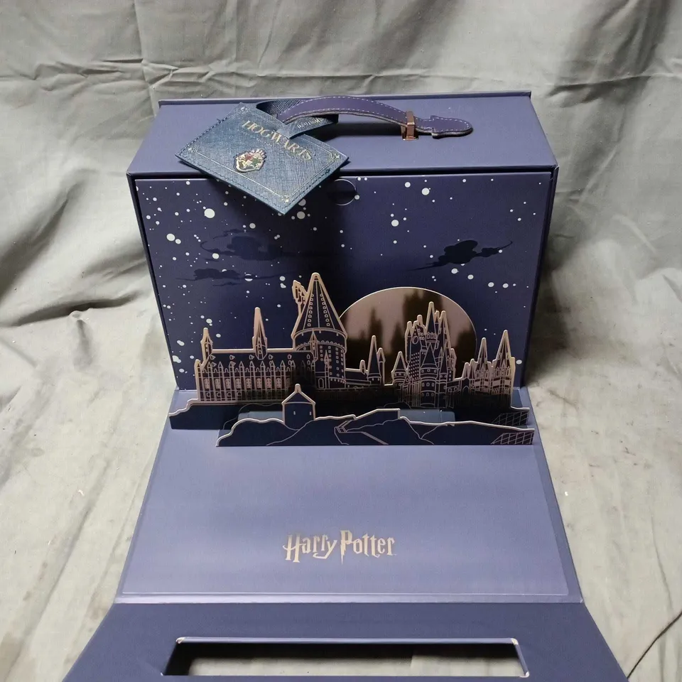 HARRY POTTER MONSTER BOOK OF MONSTERS SET BY SHEGLAM (HOGWARTS)