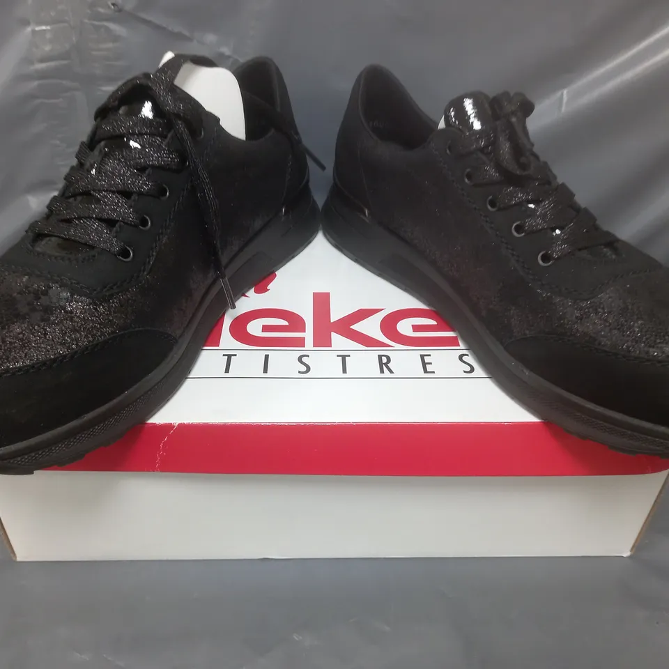 BOXED PAIR OF RIEKER ZIP TRAINERS IN BLACK SIZE 6.5