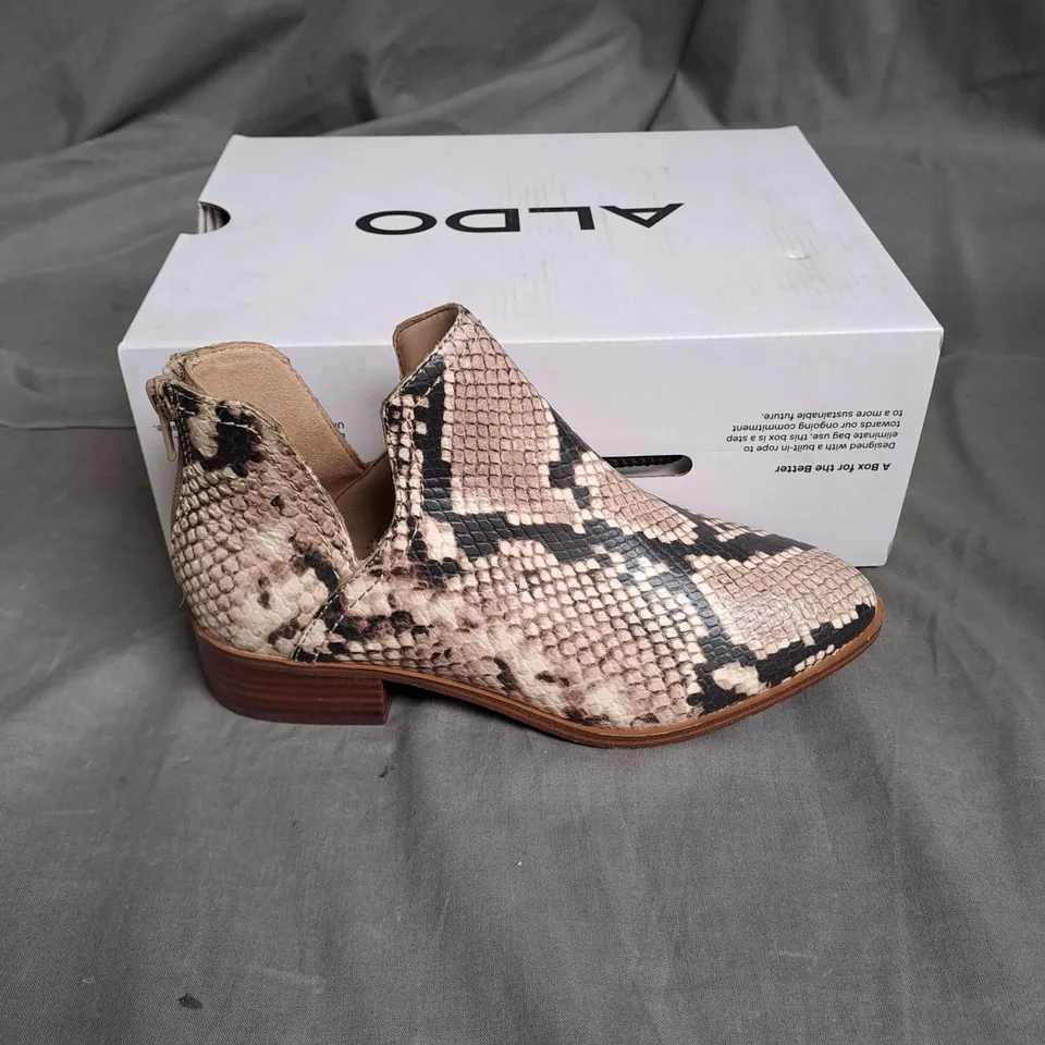 BOXED PAIR OF ALDO KAICA ANKLE BOOTS IN BEIGE ANIMAL SIZE 3