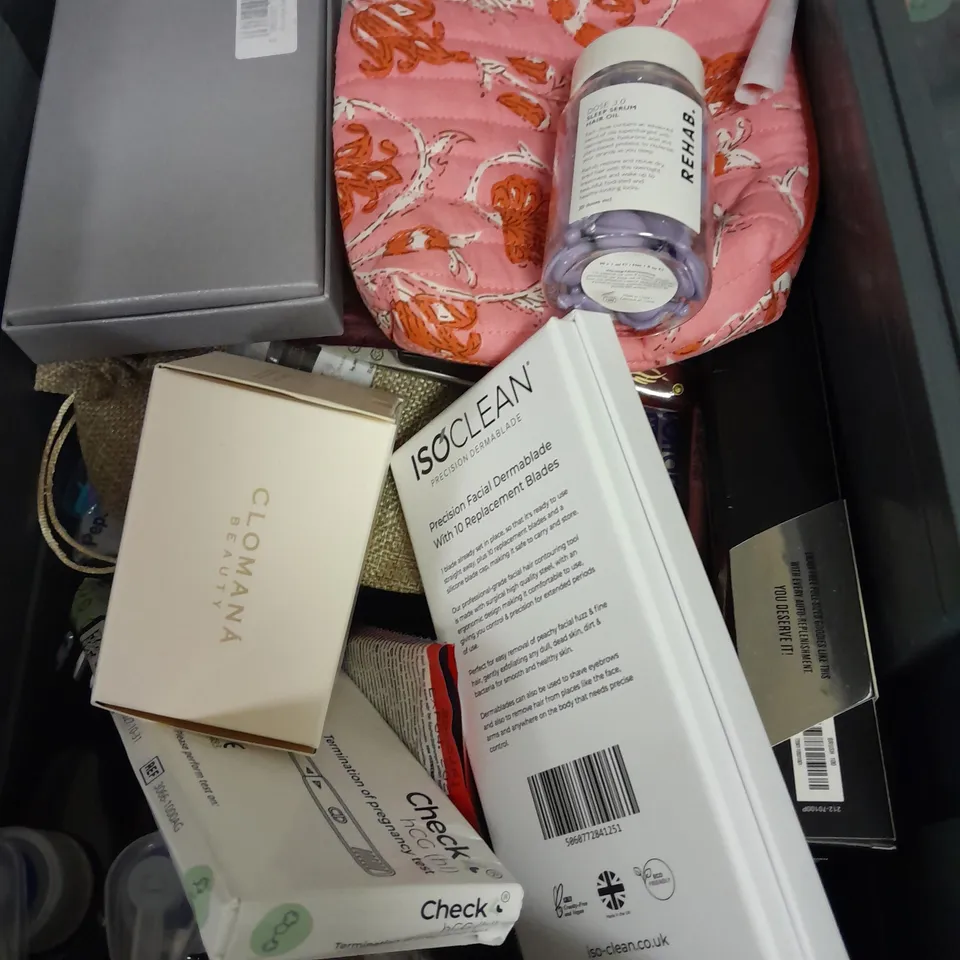 APPROXIMATELY 20 ASSORTED HEALTH & BEAUTY PRODUCTS TO INCLUDE ALWAYS PLATINUM PADS, CAREX HAND WASH AND SUDOCREM