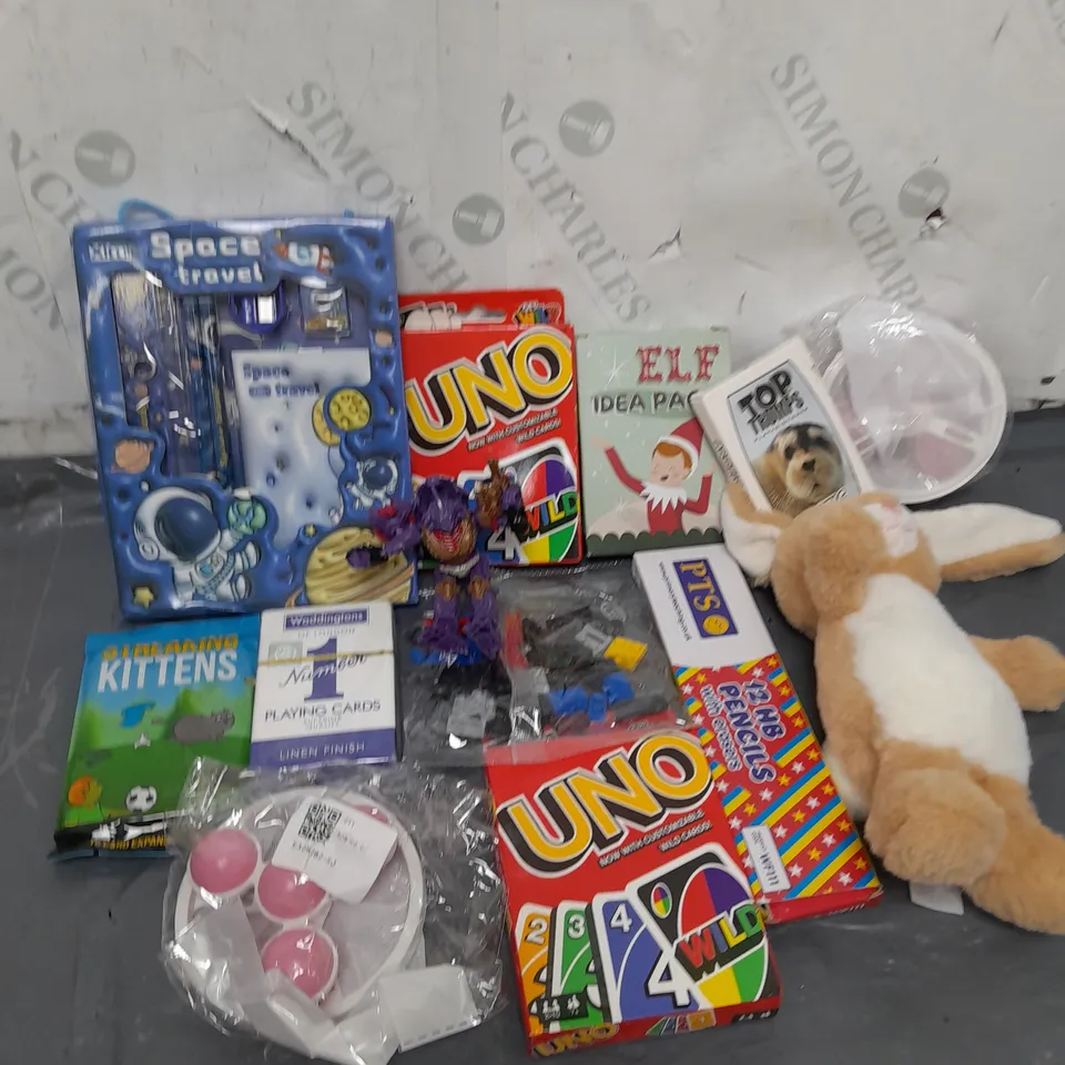 APPROXIMATELY 14 ASSORTED TOYS & GAMES PRODUCTS TO INCLUDE UNO CARD GAME, RABBIT PLUSH, PLAYING CARDS, ETC