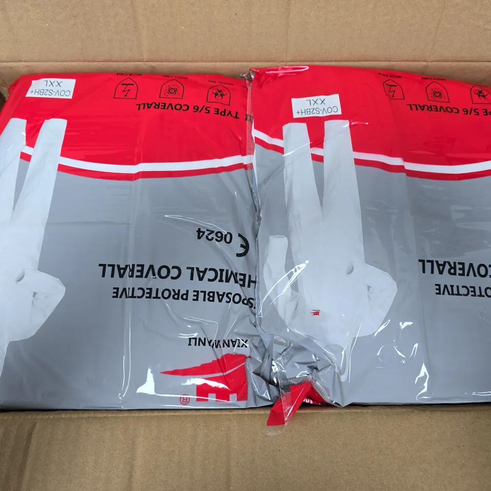 APPROXIMATELY 25 DISPOSABLE PROTECTIVE CHEMICAL COVERALLS IN WHITE - XXL