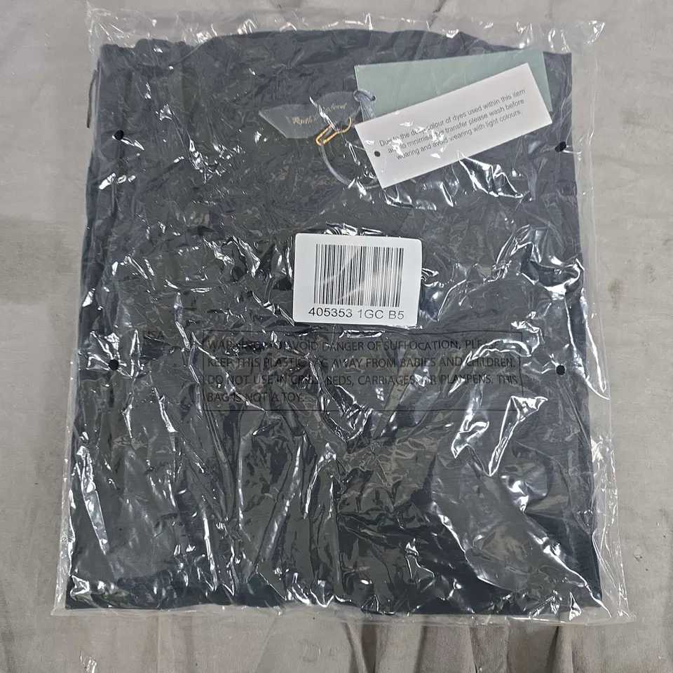 BAGGED RUTH LANGSFORD VOOP NECK T-SHIRT IN WASHED BLACK - MEDIUM