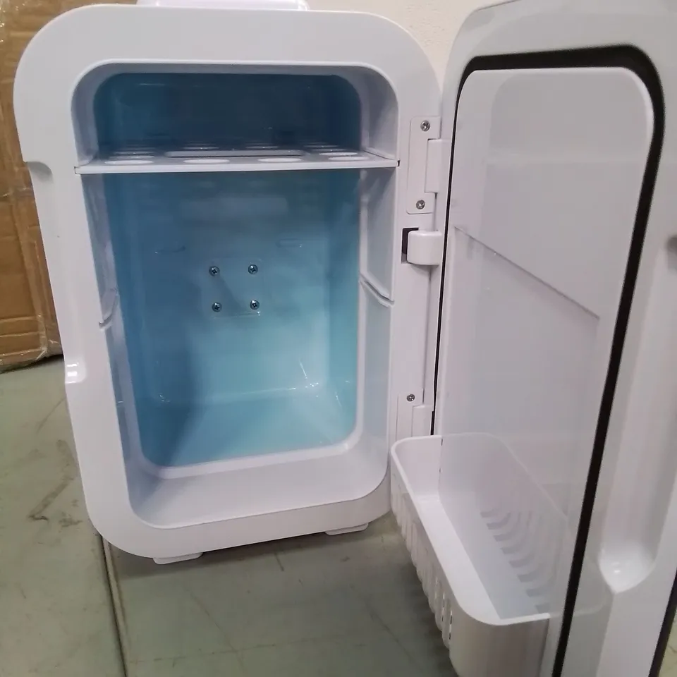 BOXED ATRAVESAR MINI REFRIGERATOR IN BLACK
