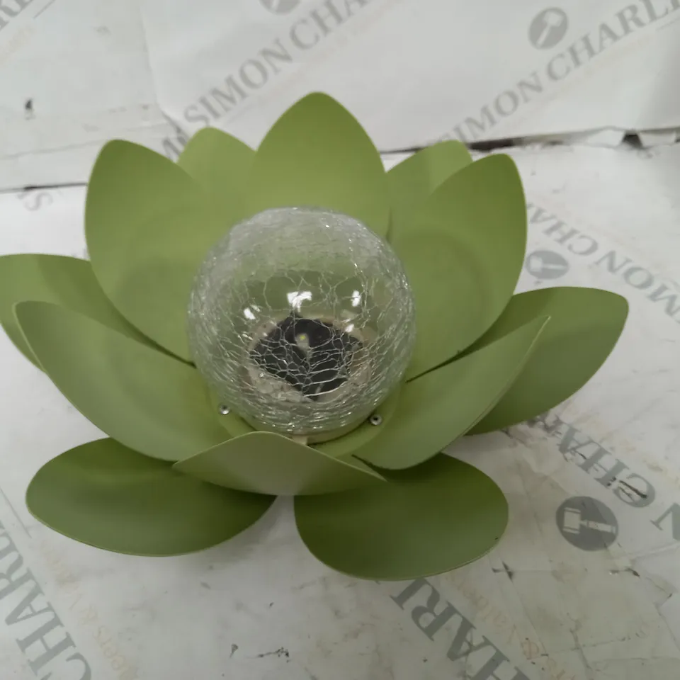 GREEN DECORATIVE SOLAR LIGHT