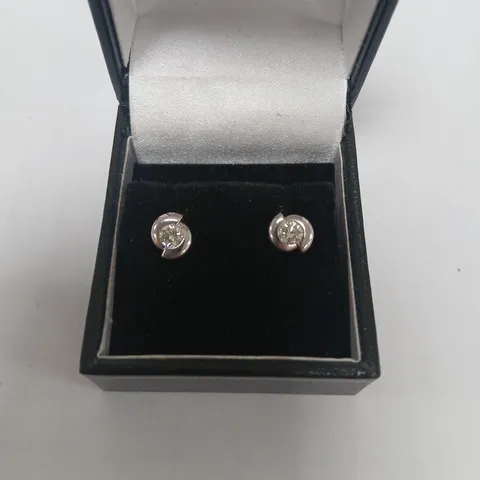 18CT WHITE GOLD TWIST STUD EARRINGS SET WITH NATURAL DIAMONDS