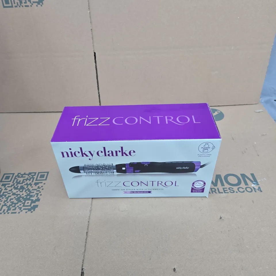 NICKY CLARKE FRIZZ CONTROL 1000W AIR STYLER – BOXED