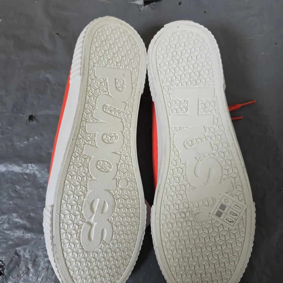 HUSH PUPPIES LACE UP SHOES IN ORANGE - 6