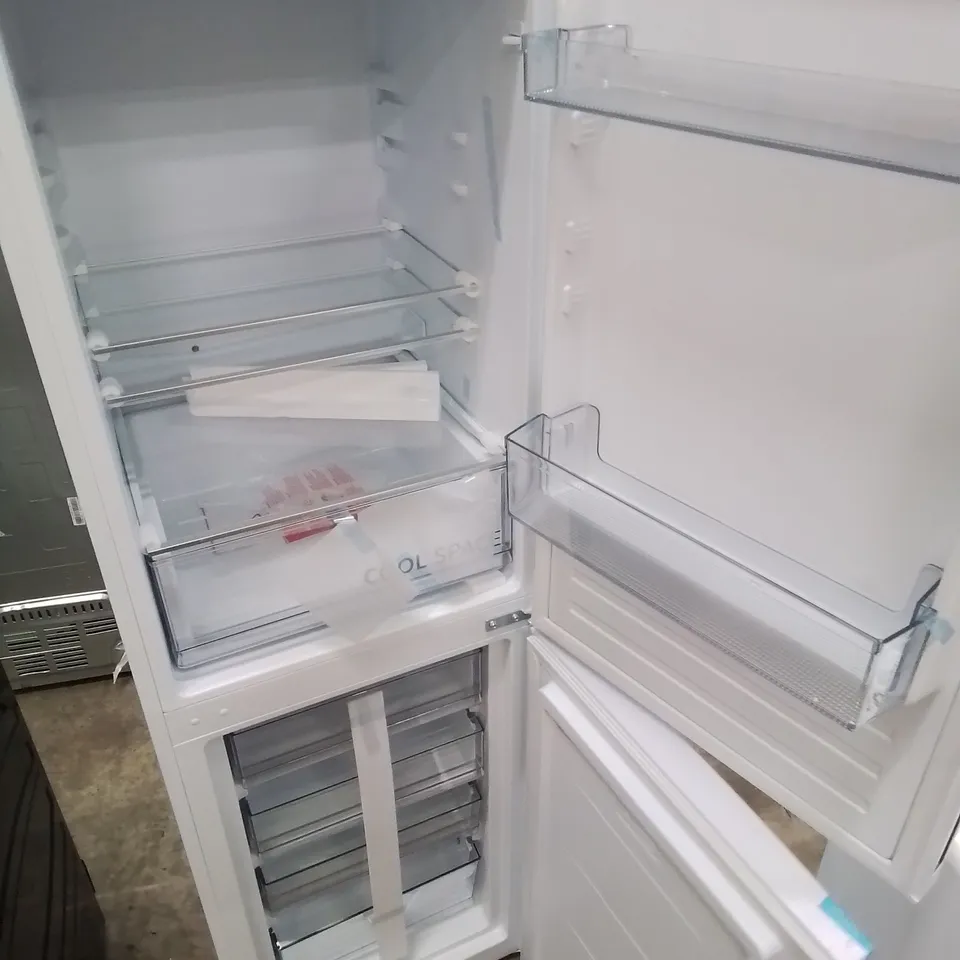 HOOVER 55CM WIDE FREESTANDING LOW FROST FRIDGE FREEZER IN WHITE -COLLECTION ONLY- 