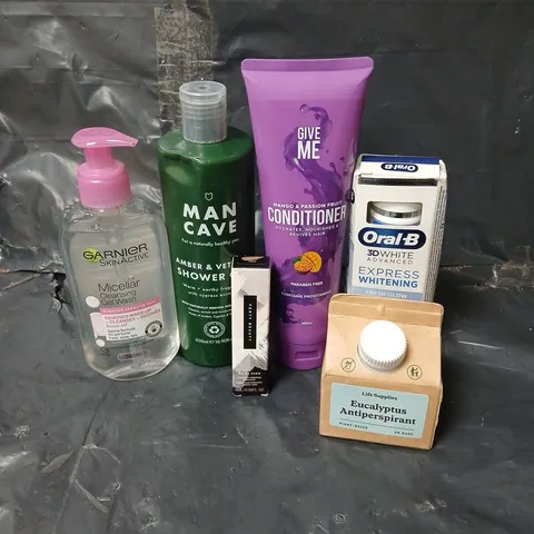 APPROXIMATEY 20 ASSORTED HEALTH AND BEAUTY PRODUCTS TO INCLUDE GIVE ME CONDITIONER, ORAL-B TOOTHPASTE AND MAN CAVE SHOWER GEL