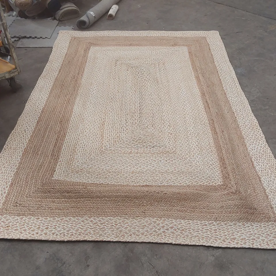 QUALITY DESIGNER AREA RUG - APPROXIMATELY 290 x 200cm