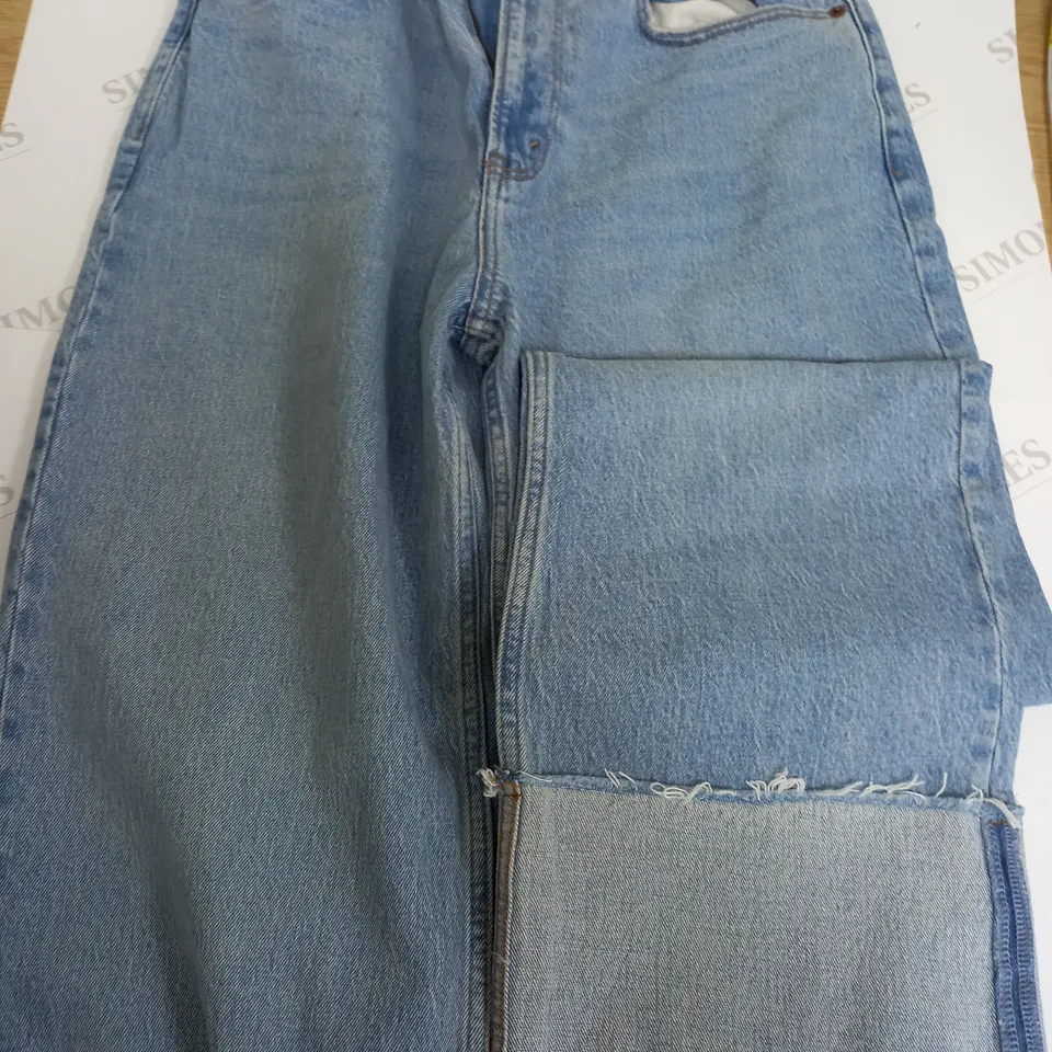 ABERCROMBIE & FITCH SIZE 8 HIGH RISE 