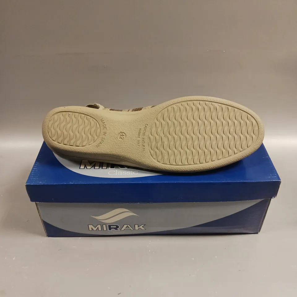 BOXED PAIR OF MIRAK CLASSIC CARLA OPEN TOE SHOES IN BROWN - 8
