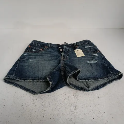 LEVI'S 501 CURVE SHORTS β WOMEN'S DENIM SHORTS, SIZE 30