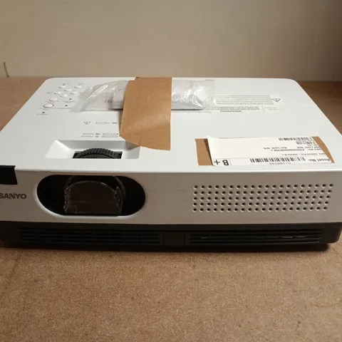 SANYO PROJECTOR